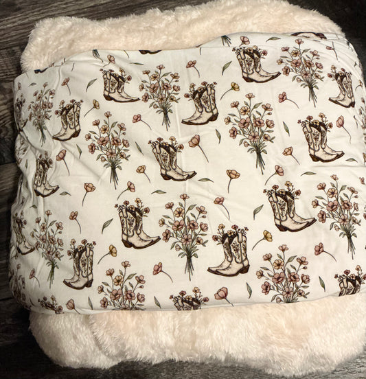 Bloomin’ Boots 60x80 Bamboo Plush Blanket