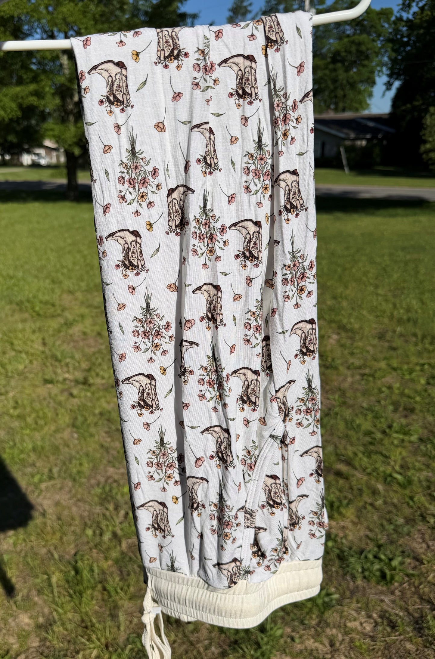 Bloomin' Boots Adult Joggers